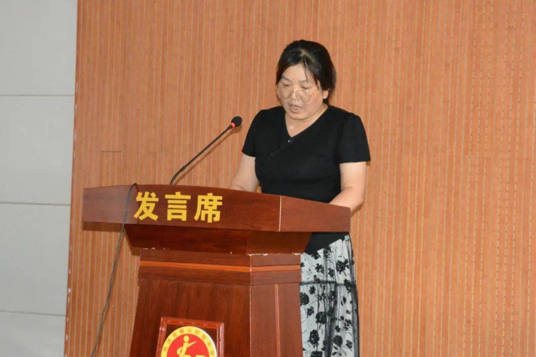 景建平老师和王玉基老师展示课轮番开讲,师父先行,徒弟乐学,形成了互