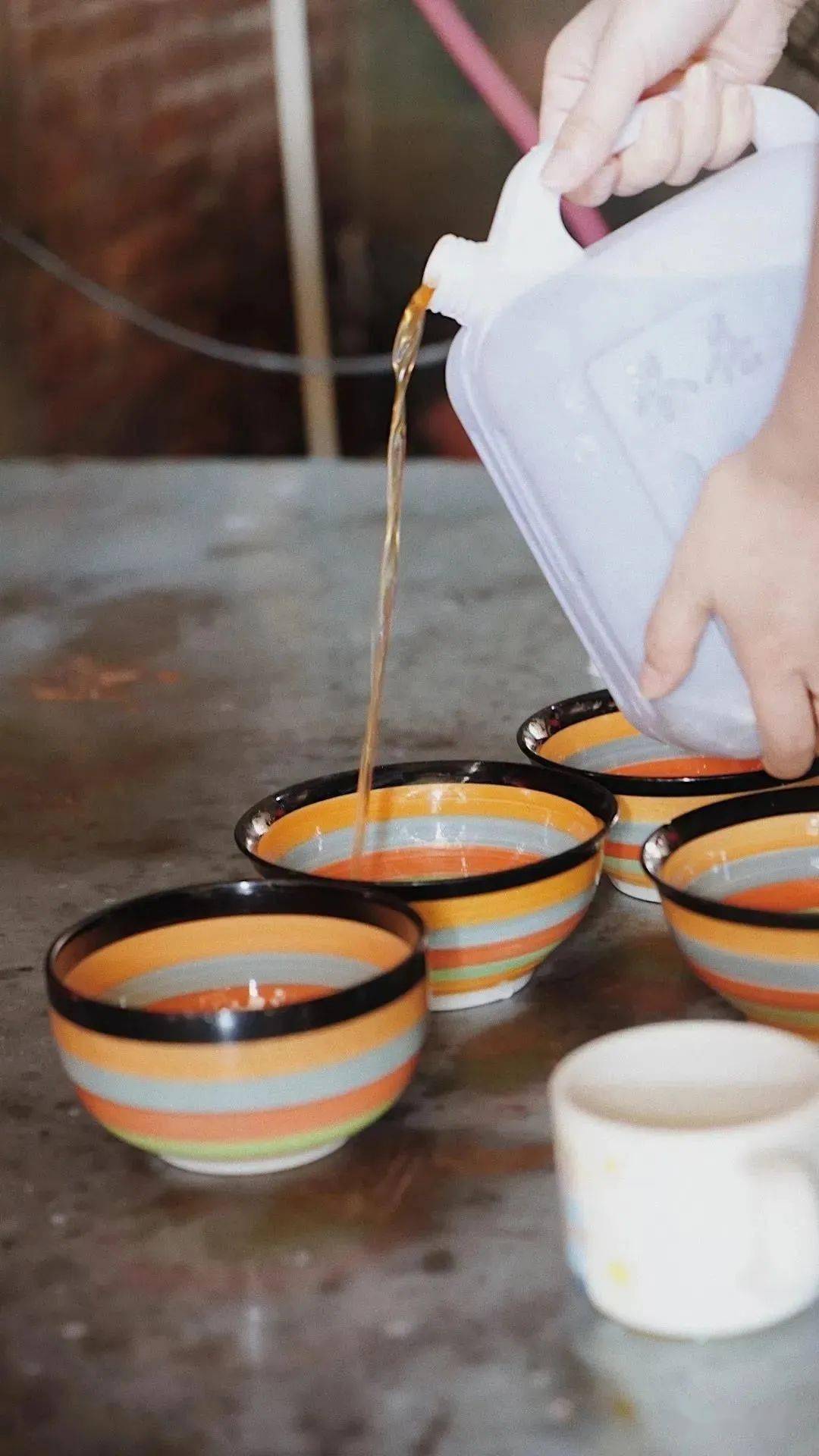 沙县夏茂冬酒游子难得贪一杯坂面红回味尤溪,追思尤溪有人说"这一味酒