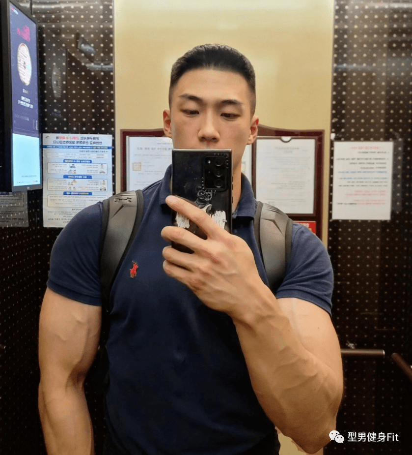 韩国小哥的麒麟臂真性感