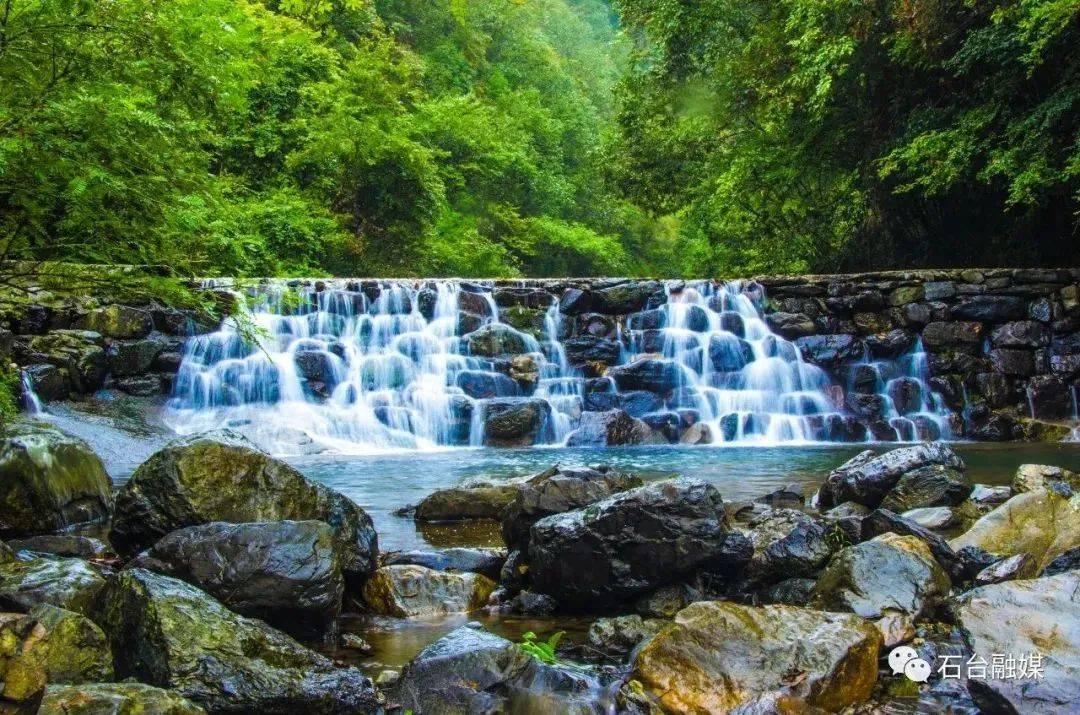 《工人日报》刊登《三百里秋浦沿线景区引游人》介绍石台秋浦河沿线