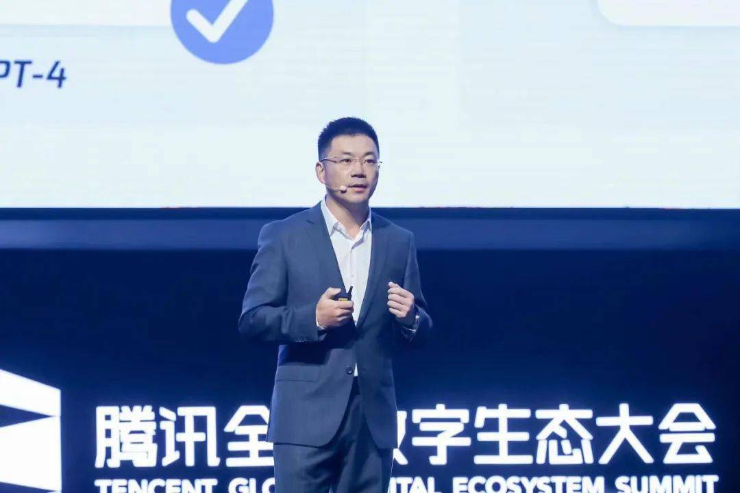 对话腾讯蒋杰:全链路自研通用大模型有何挑战_混元_能力_技术