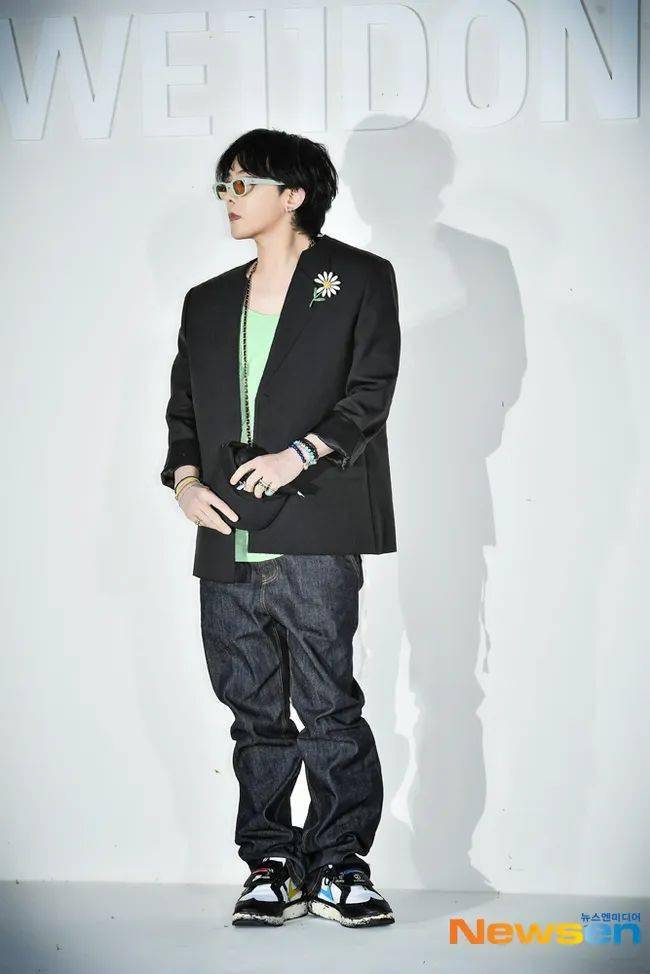 最新权志龙出席we11done活动现场图