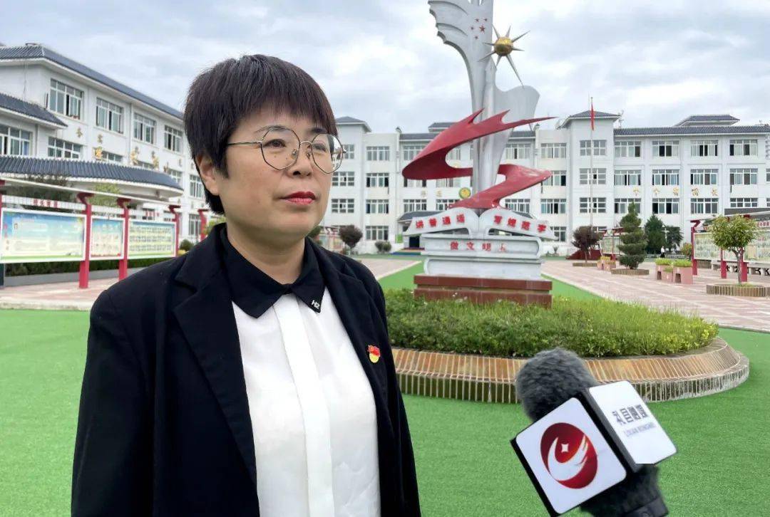 【优秀教师风采】春风化雨润桃李 不忘初心铸师魂——礼县实验小学