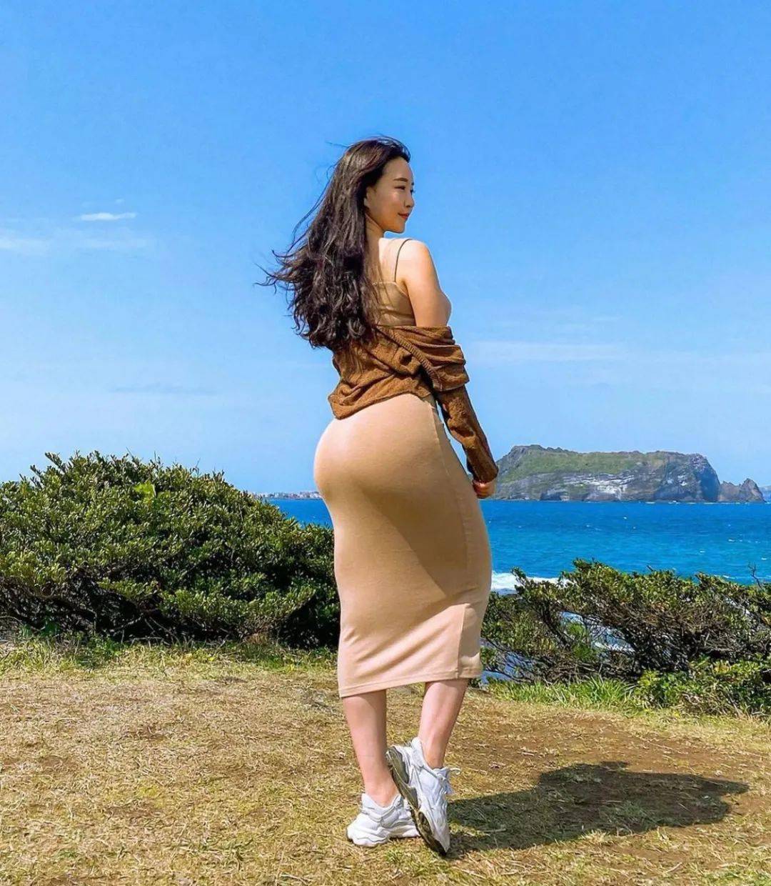 "美女硕士"大围度肉感火辣身材曝光,这才是男生喜欢的身材!