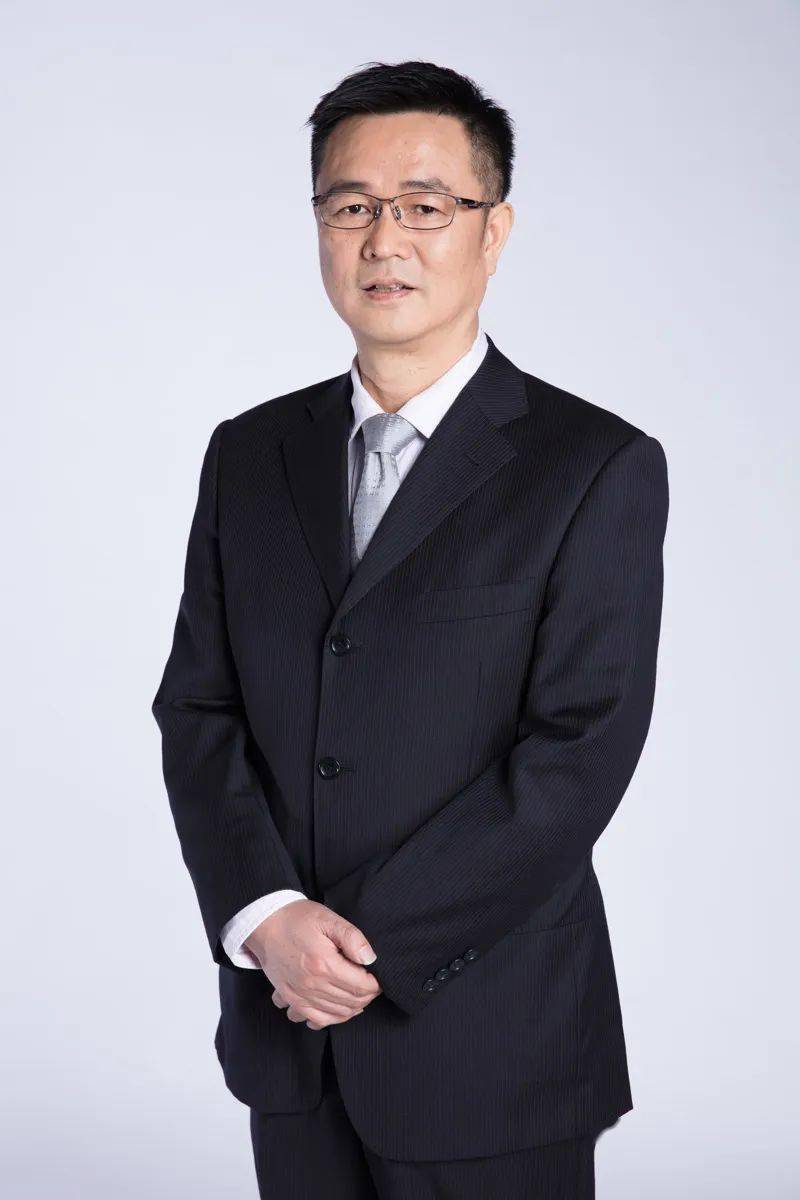先后担任上海市育才中学副校长,育才初级中学校长,华东模范中学校长