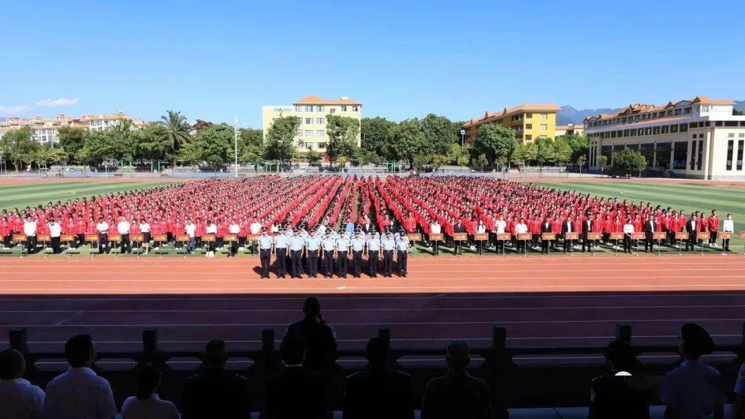 【教师节特辑】岁月苍老了他们的容颜,却不改教育初心_德宏州_中学