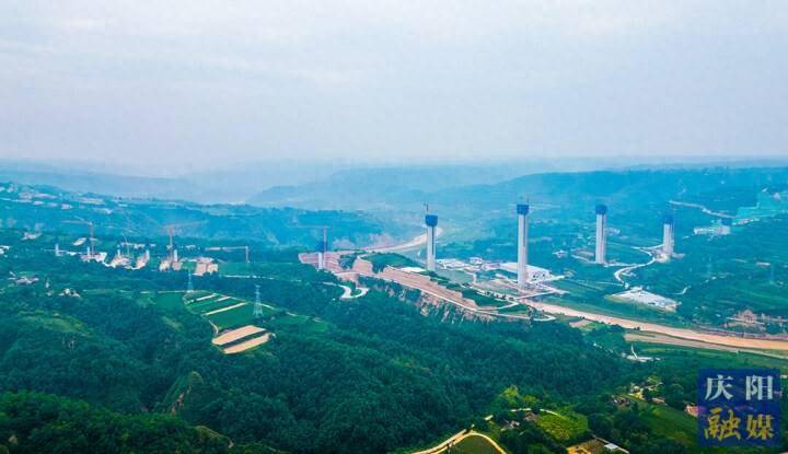 甘肃第一高墩!西合公路项目马莲河特大桥178米主墩顺利封顶