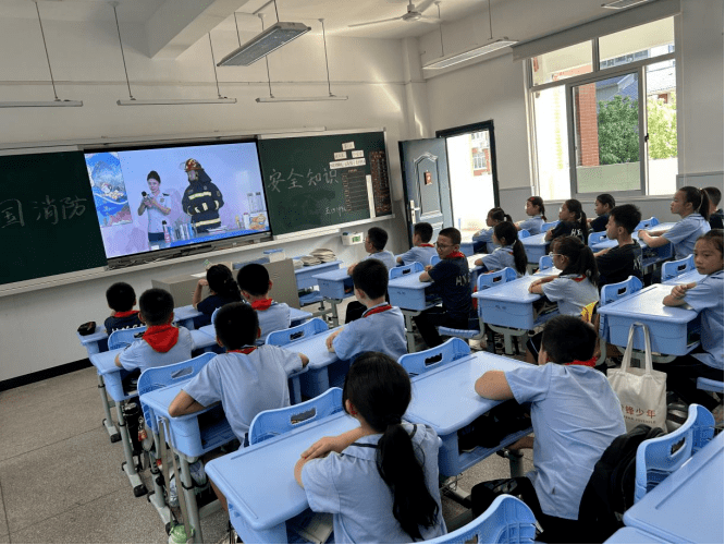 用心守护,安全启航——红星实验小学2023秋季开学安全第一课_保护