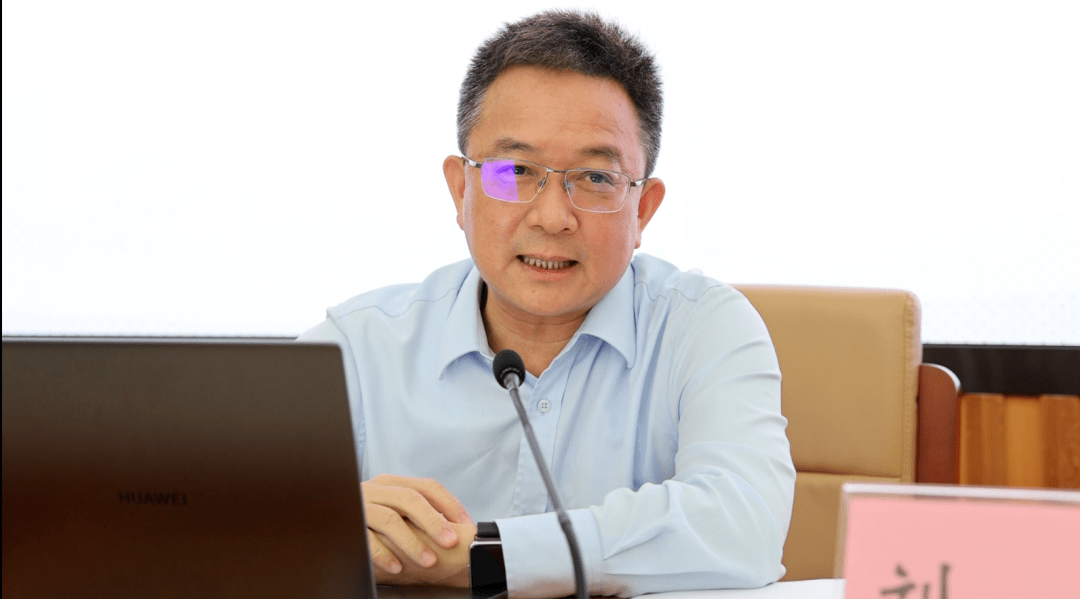 市委副书记,松山湖党工委书记刘炜主讲松山湖党工委,管委会领导班子及