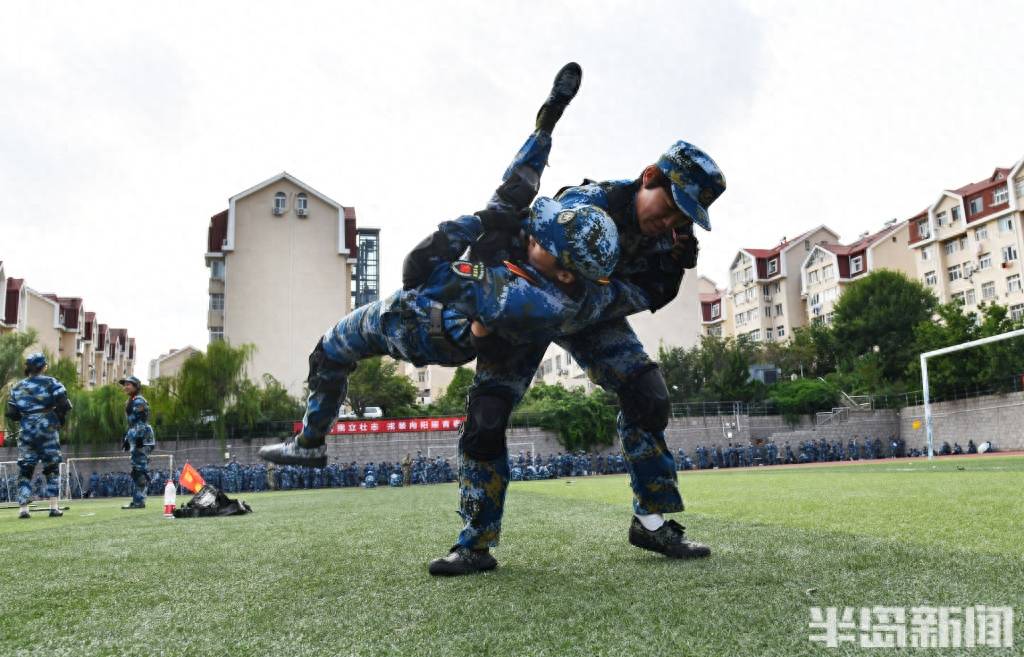 新生军训，强国有我_生活节奏_瞄准_匕首