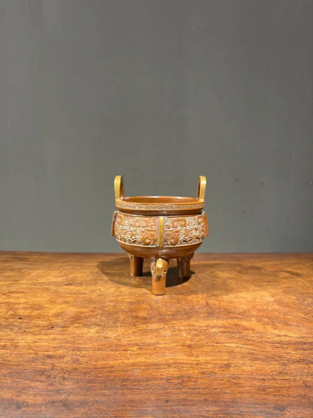 仿古青铜器三足瓷鼎_搜狐网