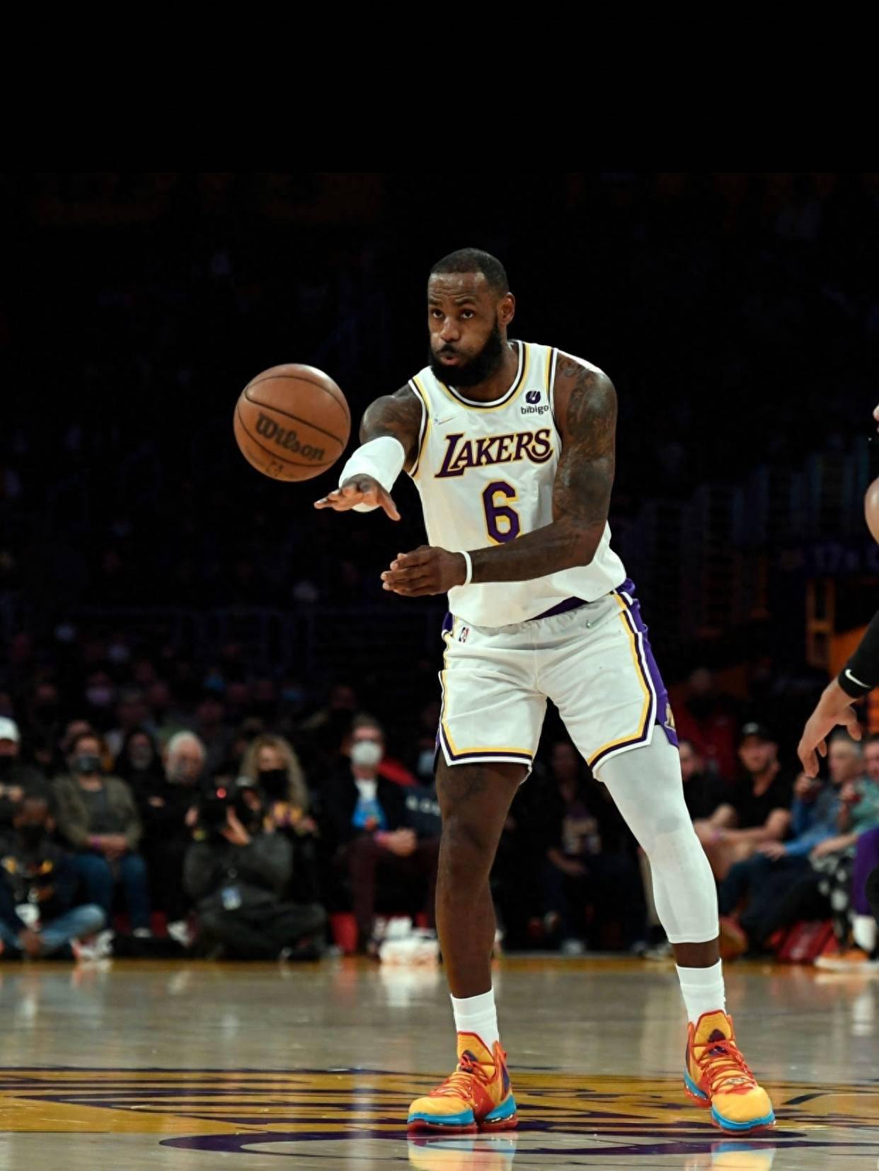 在这样的背景下,詹姆斯的打法也会有一定的改变.