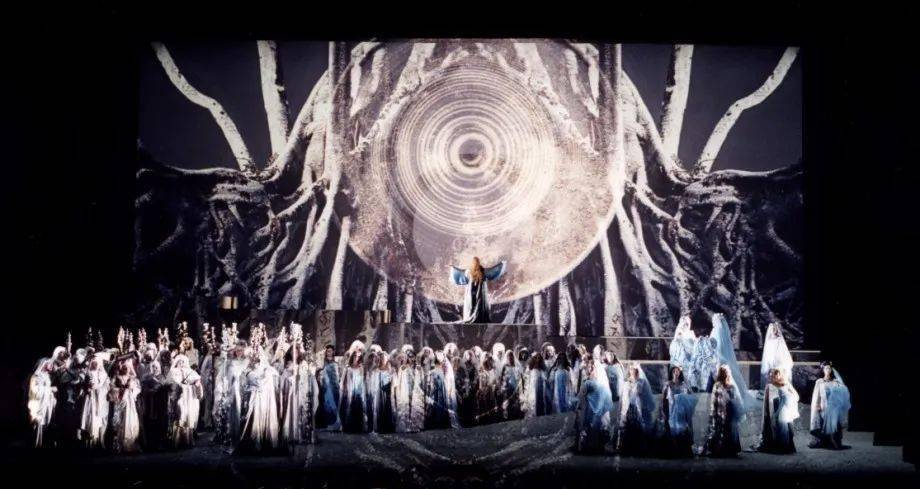 分享| 如果只能从一个歌剧角色认识卡拉斯,那一定是贝利尼《诺尔玛》