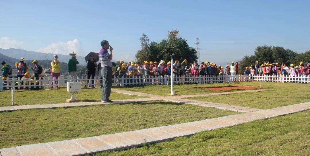 依法履行县级气象主管机构的各项职责,开展气象探测,天气预报,气候