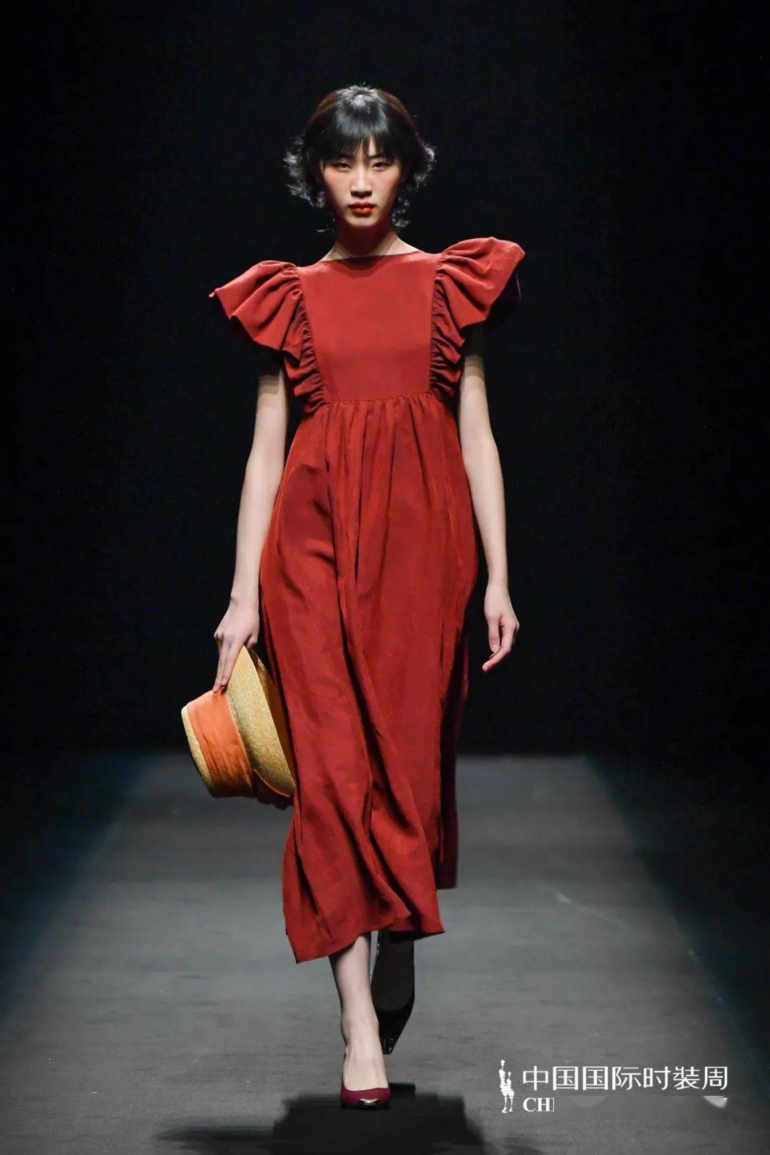 时尚观察|南沙榄核香云纱,非遗乘风炫彩"美拉德"_广州市_色彩_中心