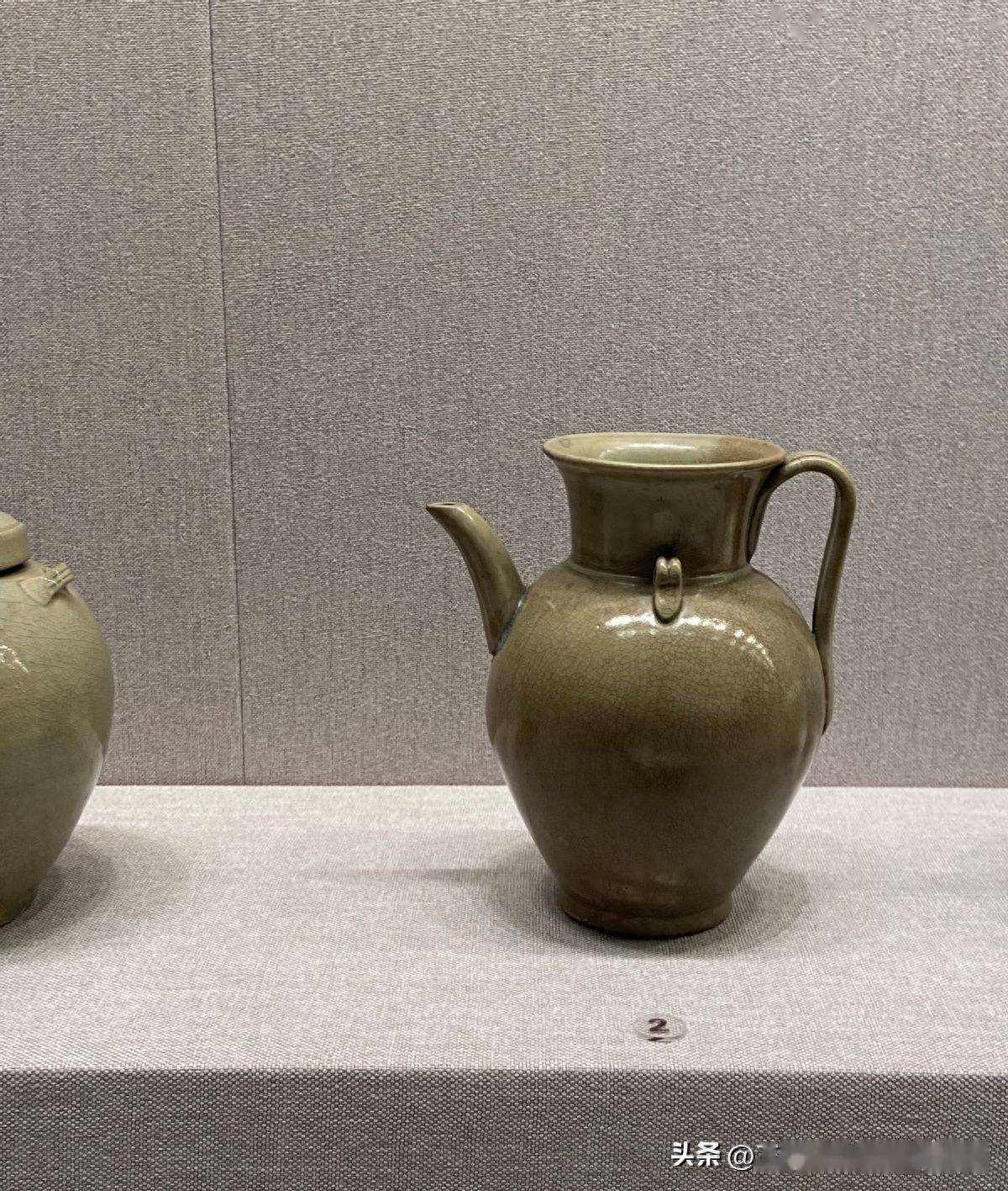 故宫陶瓷馆:造型求变的五代瓷器_定窑_青瓷_白釉