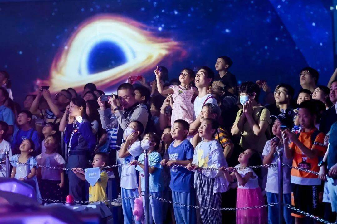 草莓音乐节,长隆宇宙飞船试营业,烟花汇演……这个周末珠海"嗨翻天"!