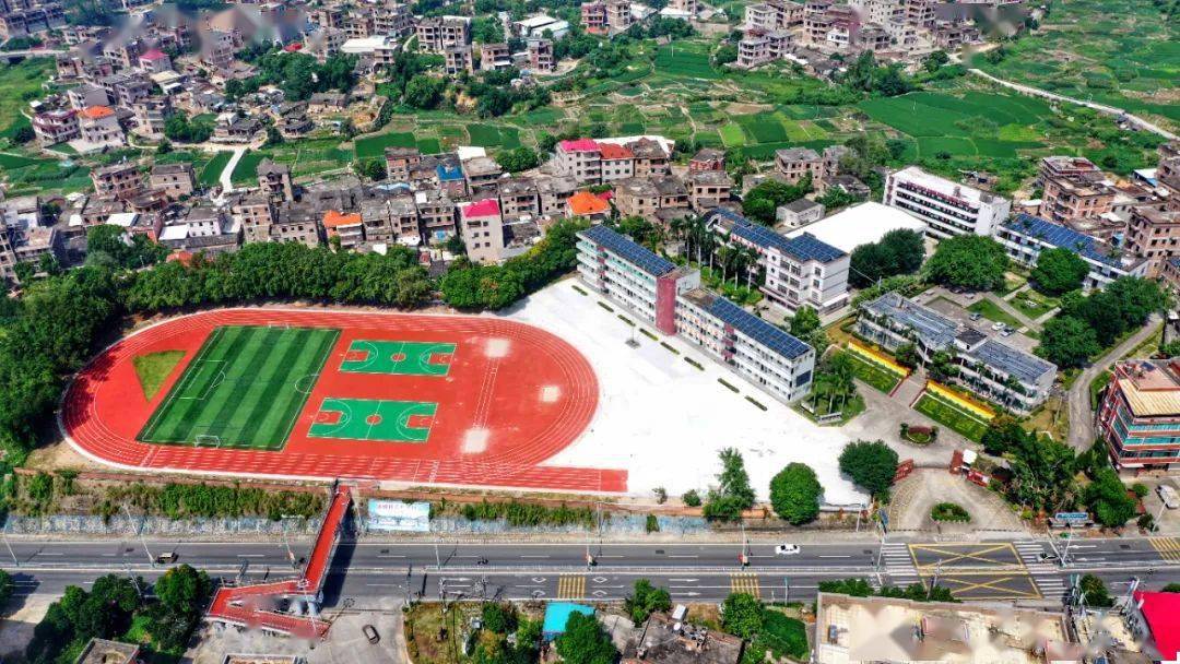 南安市榕桥中学和金光中学运动场大变样!_操场_场地_体育课