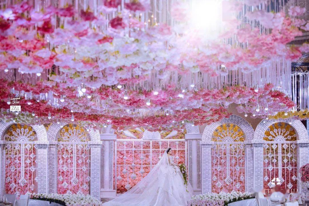 诺丁山全新 玫瑰花海>主题婚礼分享_hid_骑士_婚嫁