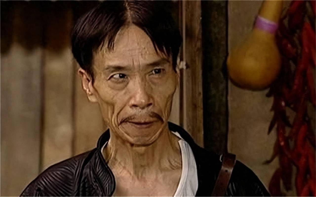 只因这人太可恨,村民:扒皮抽筋都不够_张伯魁_生活_队伍