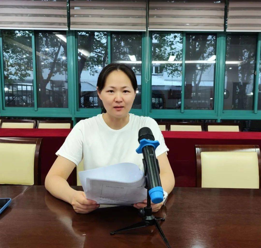 陈玲老师在"眼界大开"板块介绍了两个内容:孩子们通过了解水立方的