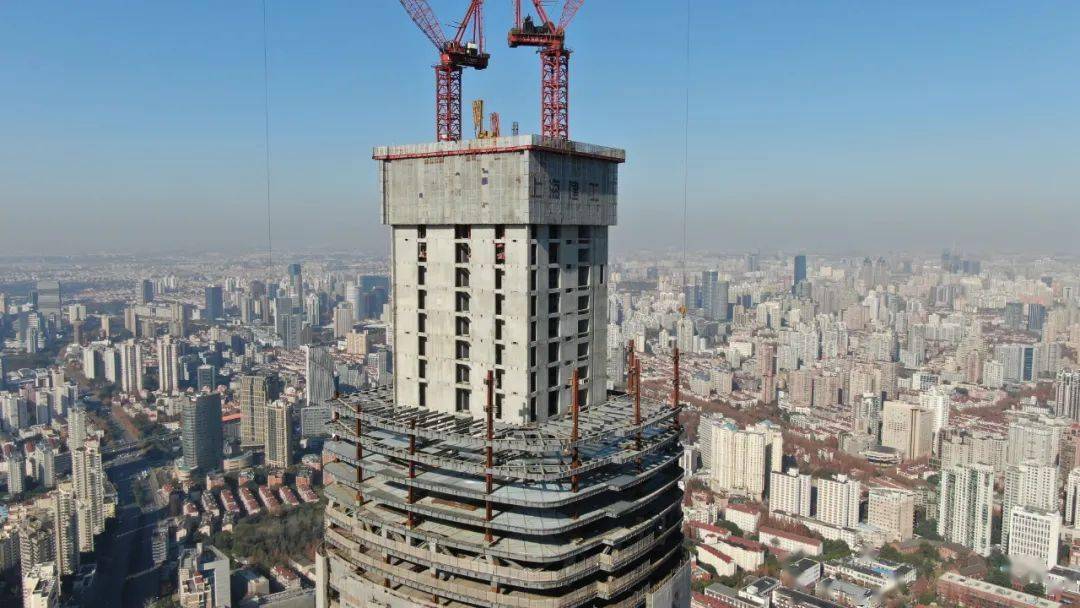 上海浦西第一高楼封顶,徐家汇中心370米塔楼结构封顶