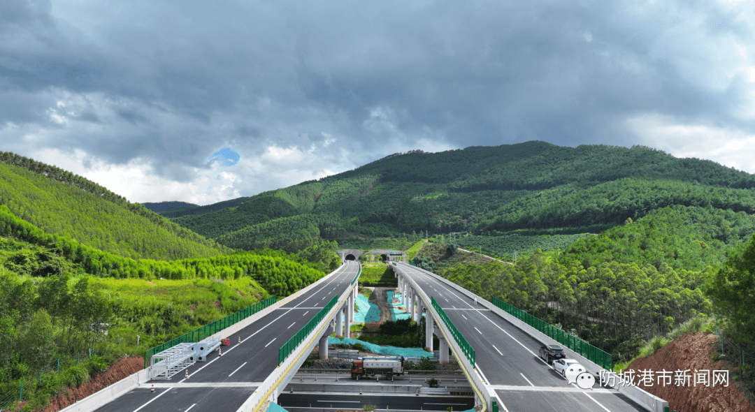 防城港十万山高速公路图片