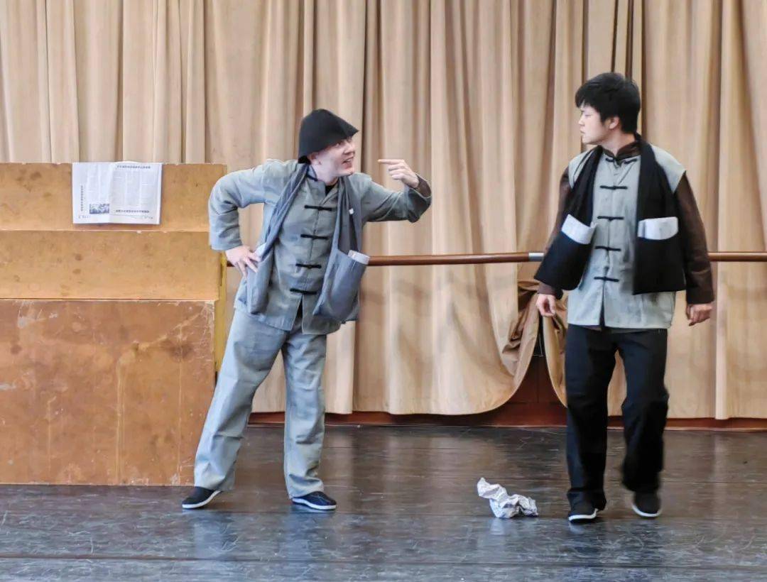 (曹力尹,崔沁怡)《特殊作业》片段表演9月18日下午,中国儿艺常态化"