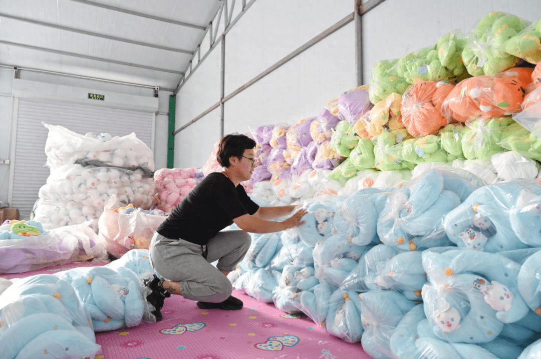 央媒看沧州 | 河北盐山:毛绒玩具加工忙 拓宽村民增收路_摄影_在线
