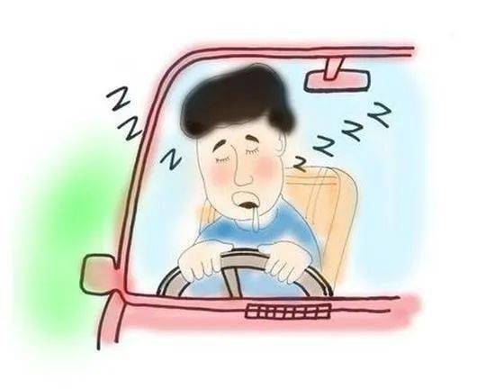 车祸现场男子被困，被救后竖起大拇指为消防员点赞