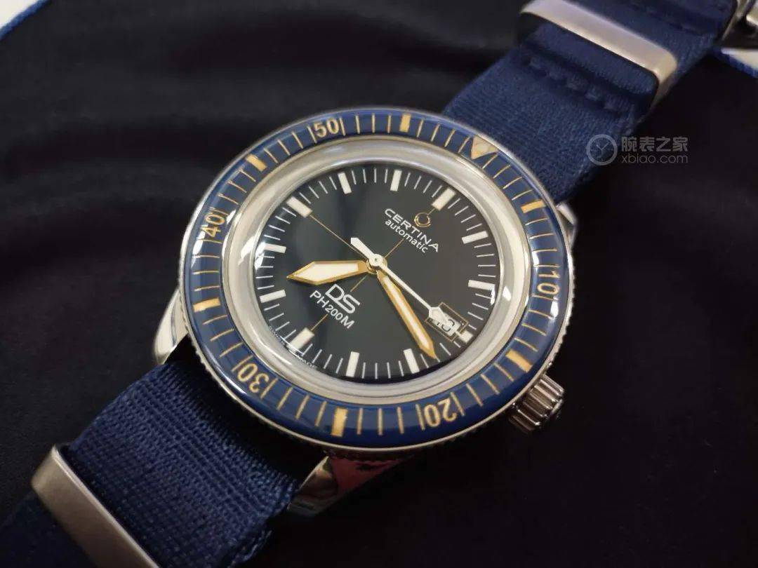 不妨看看这只复古风格的潜水表,可玩性拉满_设计的_机芯_蓝宝石