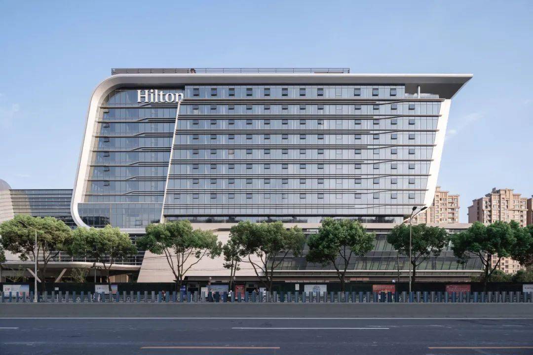 新作| 上海新虹桥灿辉希尔顿五星级酒店 / 上海三益建筑设计有限公司