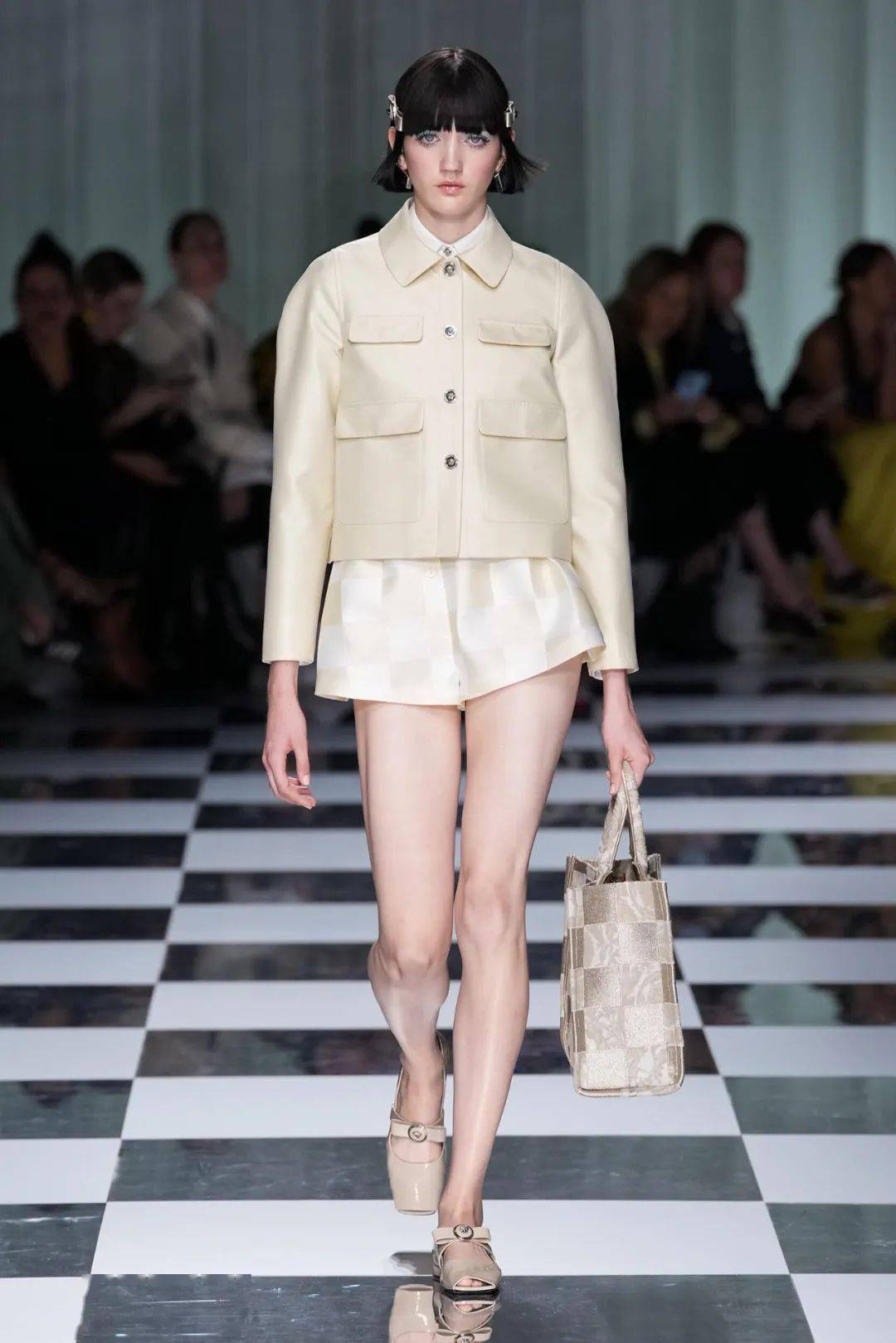 秀场| versace 2024 春季成衣时装秀