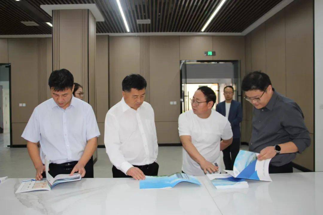 鹤壁市副市长王强调研中国中检(鹤壁)检验认证产业园项目建设情况