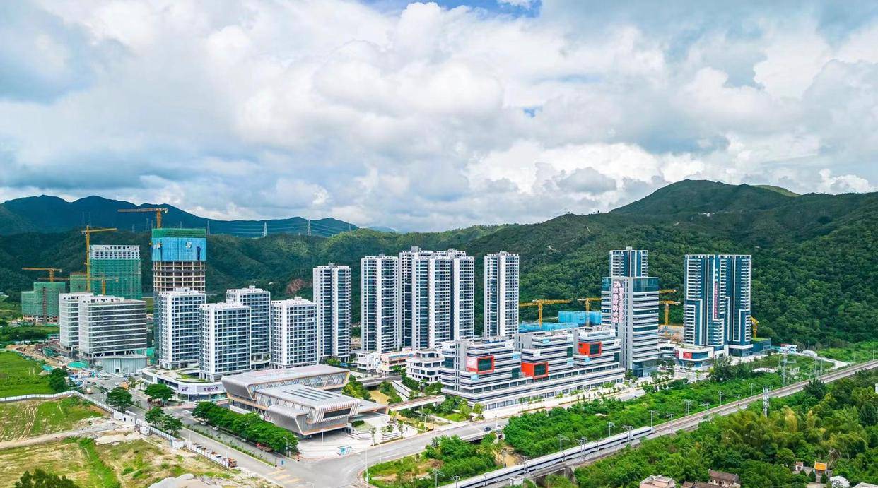 广东省深汕特别合作区条例通过:支持建设合作区与深圳之间的轨道交通