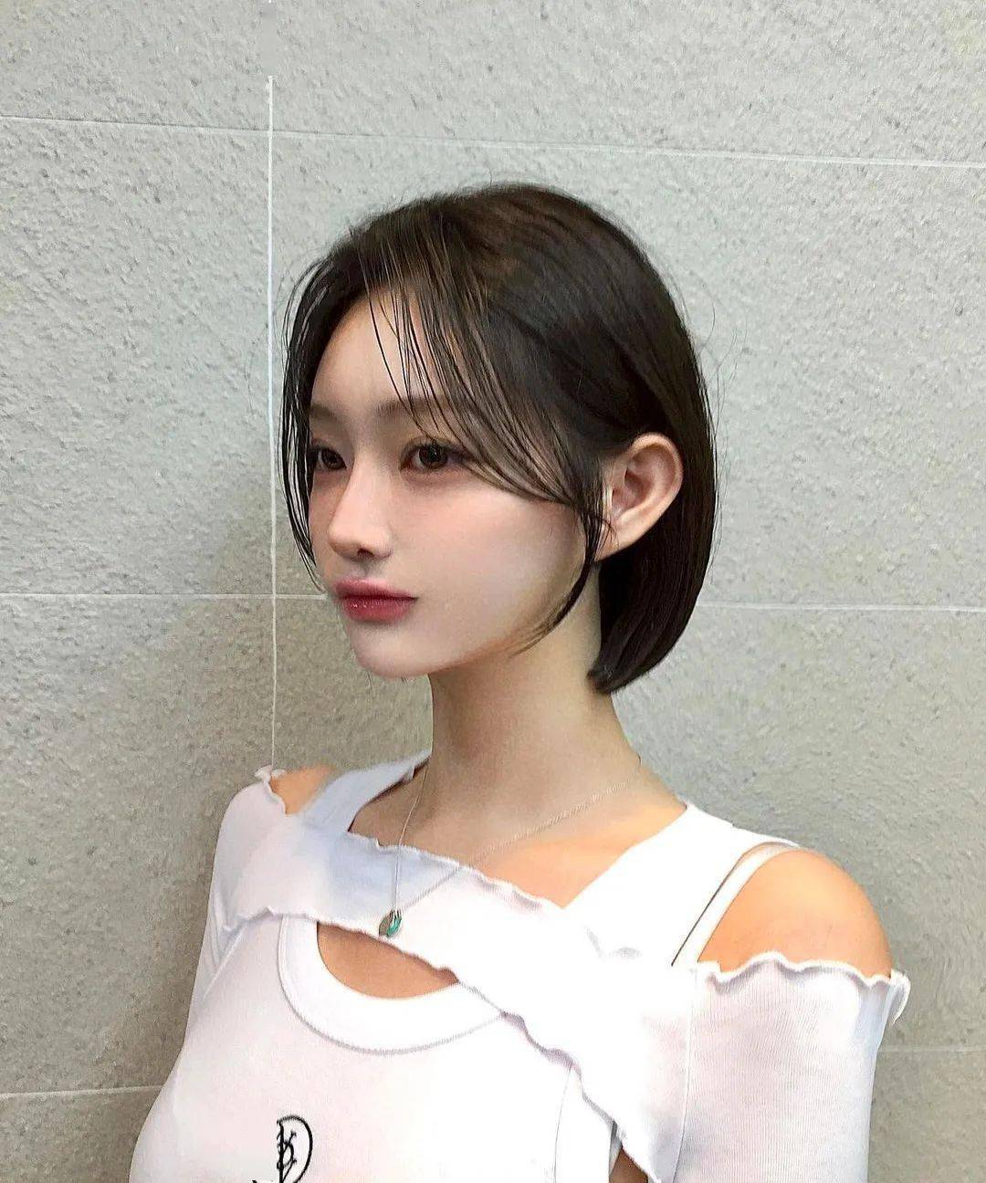 幼态短发初秋第一剪