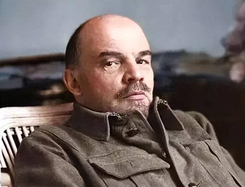 苏联前身卖血帮助塞尔维亚复国,为何南斯拉夫反而选择倒向纳粹?