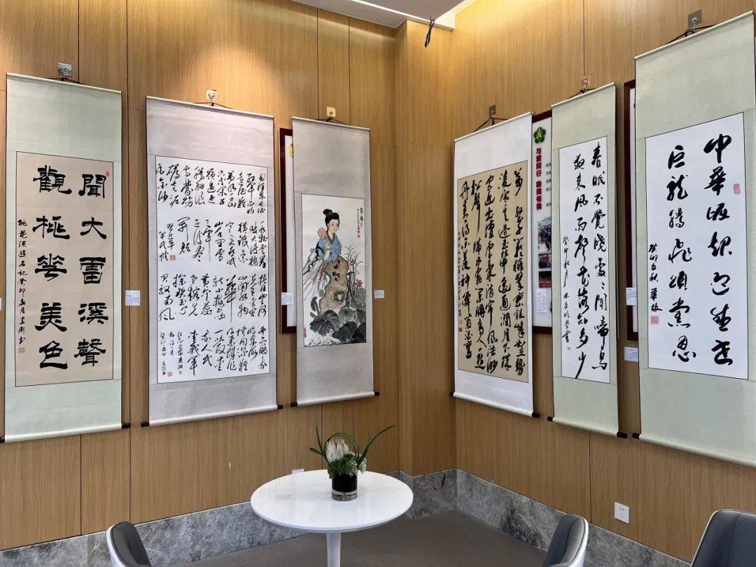 为庆祝中华人民共和国成立74周年,繁荣白水洋镇人民节日文化生活.