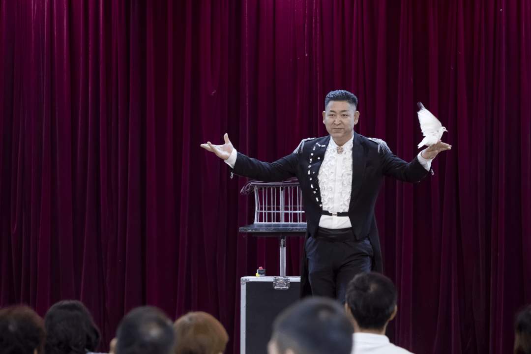 "的滑稽戏"狂热分子",能够亲临现场,看到国家一级演员钱懿,陶德兴