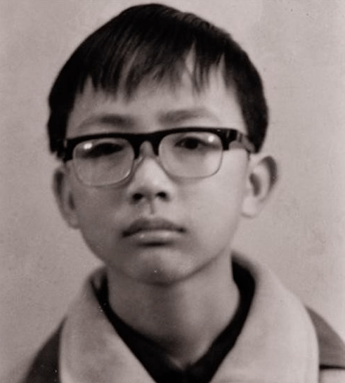 15岁救火牺牲的赖宁,牺牲30多年后,雕像被拆除,教科书删除事迹,照片被