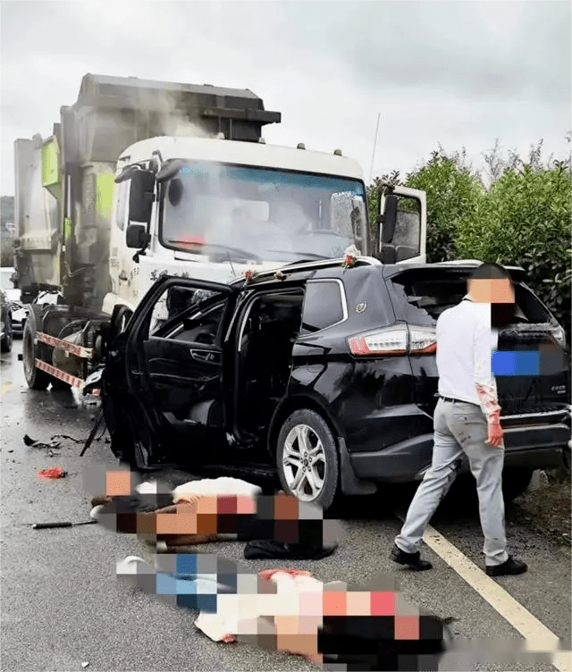 婚车与环卫车相撞!6人死亡