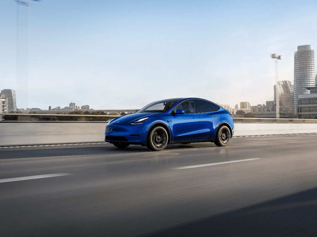 Model Y“加量不加价” 新增多色氛围灯，后轮驱动版加速性能提升_手机搜狐网