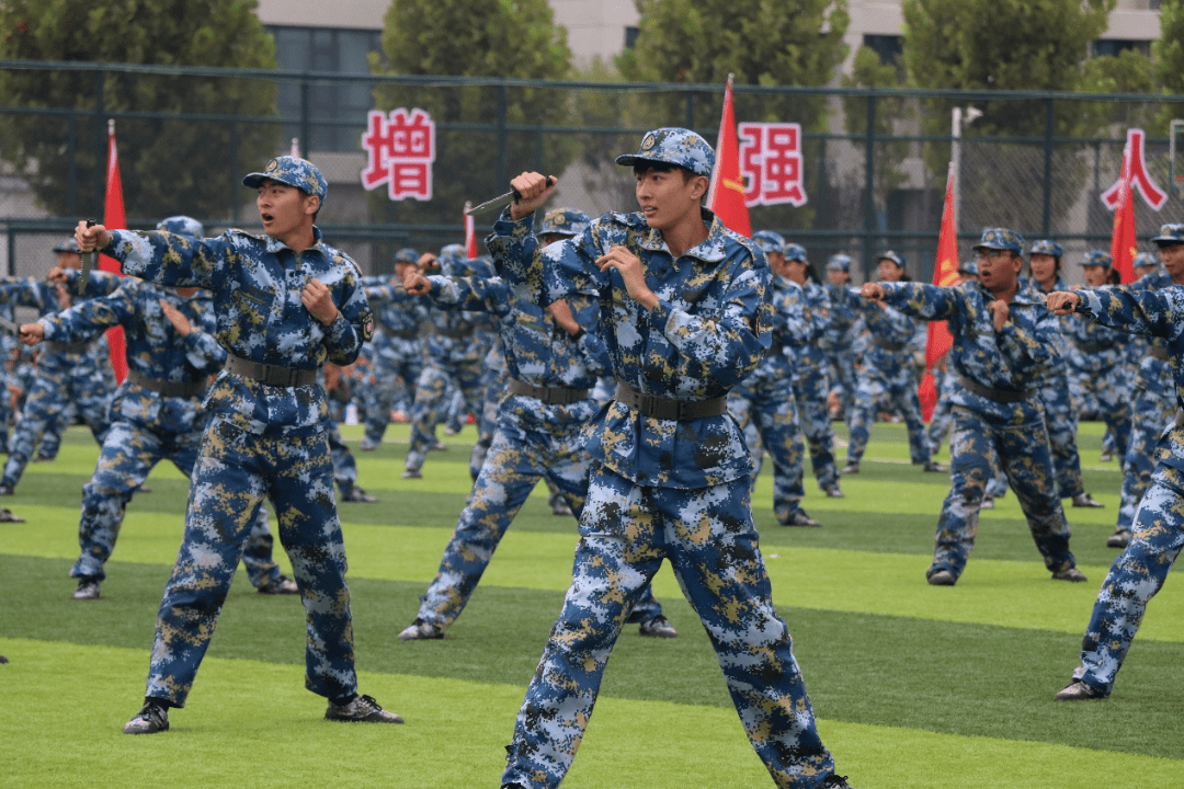 军训优秀学员图片