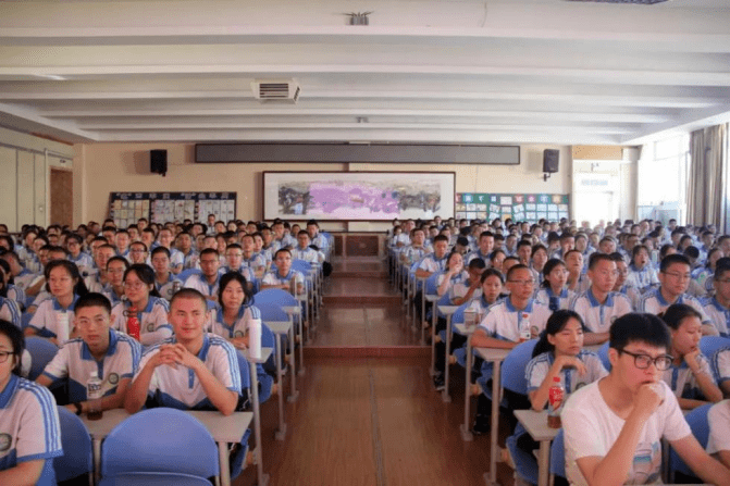 新疆伊犁师范学院_伊犁师范学院在新疆哪个位置_新疆伊犁师范专科学校