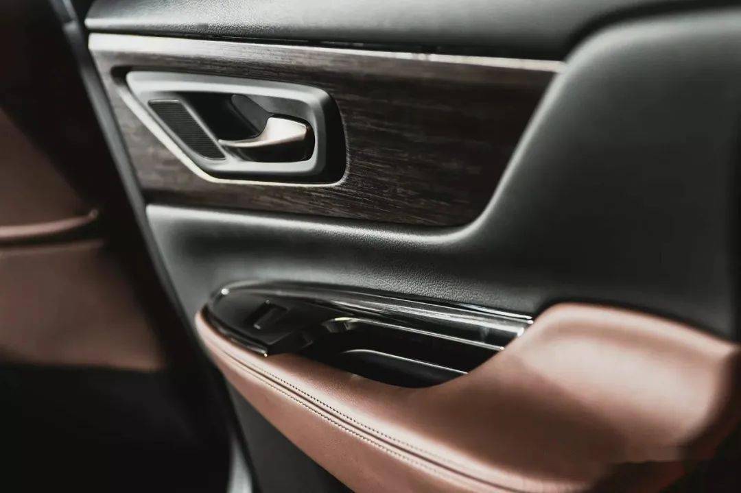 丰田皇冠三厢轿车版发布在即,gr性能版也在开发中 | 酷乐汽车_搜狐