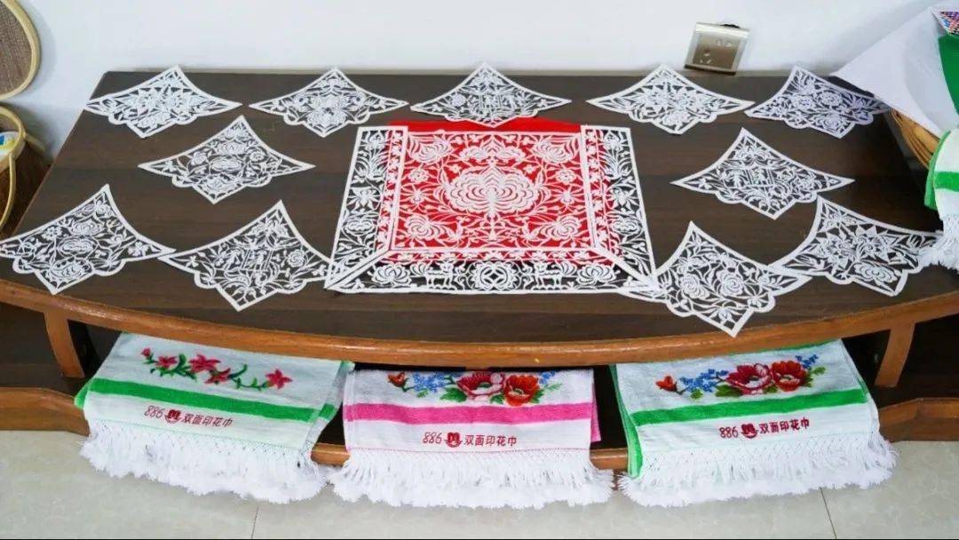 来红河,看"彝族(尼苏)剪纸"如何"花"开指尖_街道_文化_发展