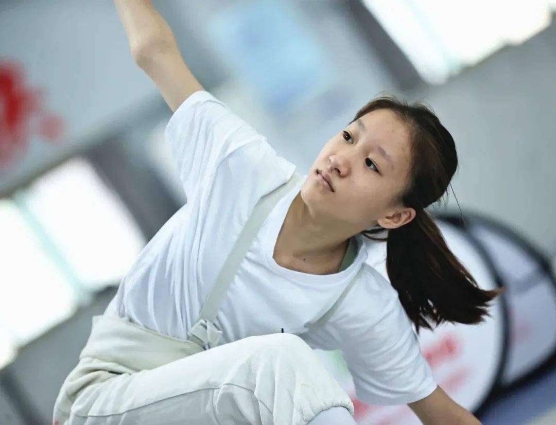 助力青少年剑手成长 -- 2023上海市青少年花剑周末训练营开营_击剑