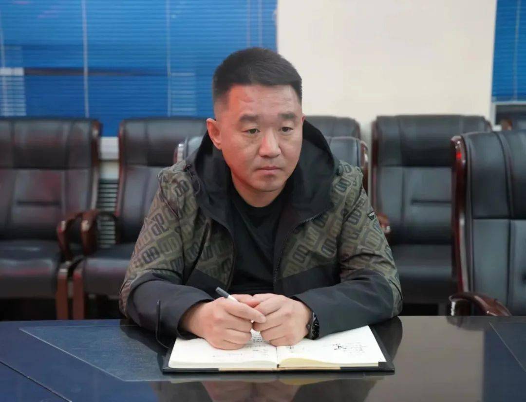 会上,农业发展部负责人李智国对秋整地,格田改造,农机具管理,新机具