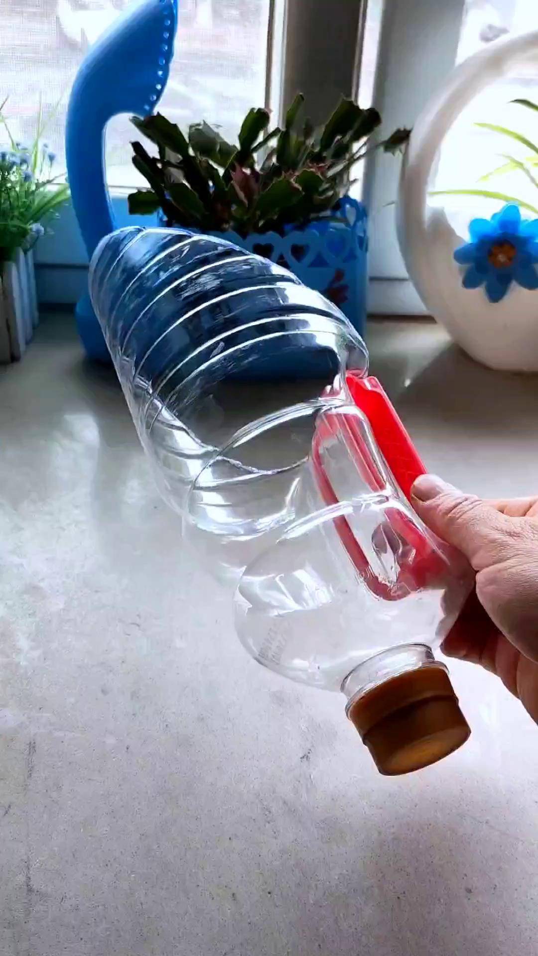 有了这个烫胶神器,家里的废瓶子都派上用场了, 酱油瓶制作的多功能小