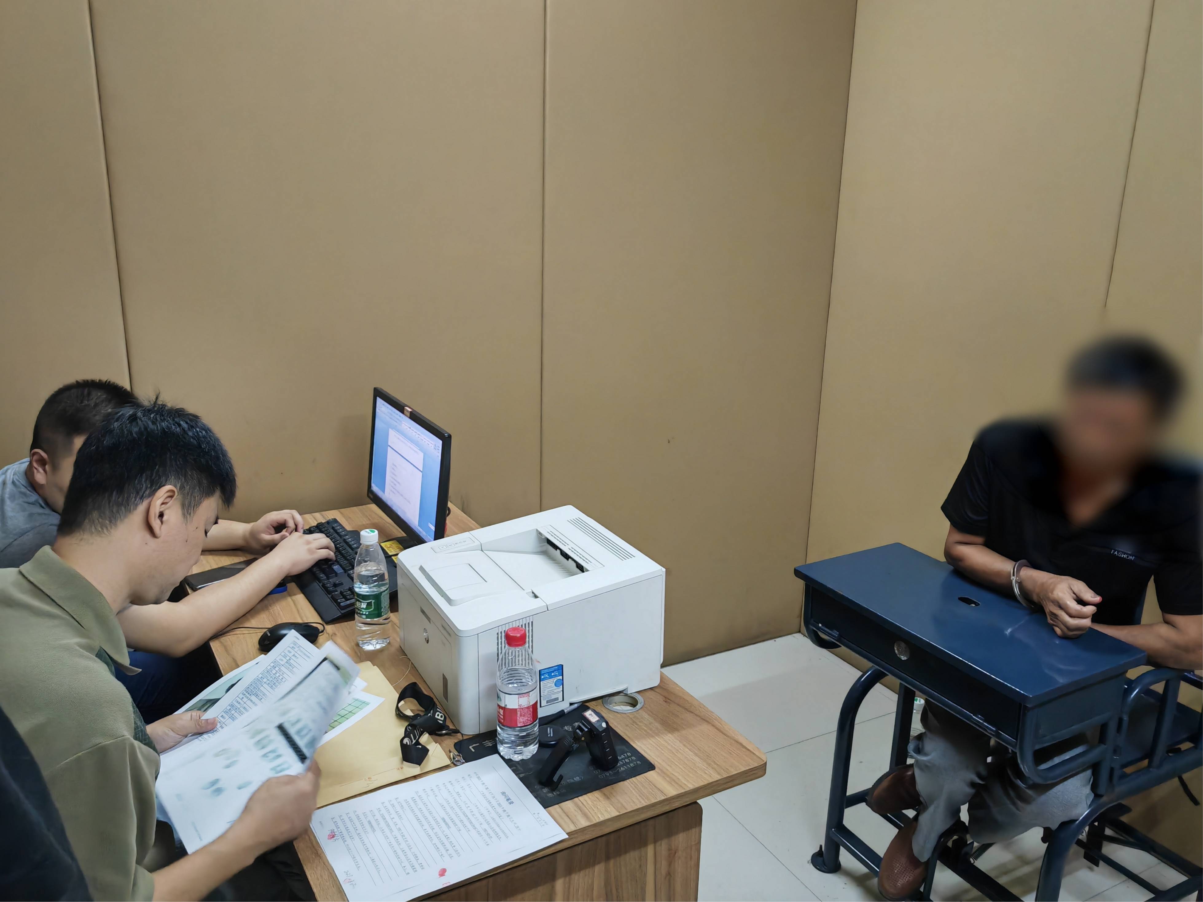 凭方言妙识犯罪嫌疑人,上海金山警方侦破34年前凶杀案_陈某方_男子_刑侦